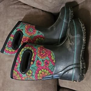 Bogs girls winter / rain boots waterproof size 11